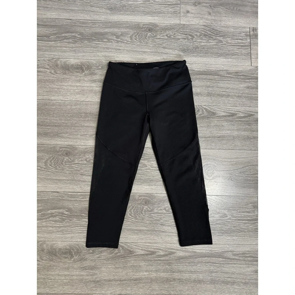 Victoria Sport Knockout By Victoria's Secret Black‎ Mesh Capri  Leggings Size M